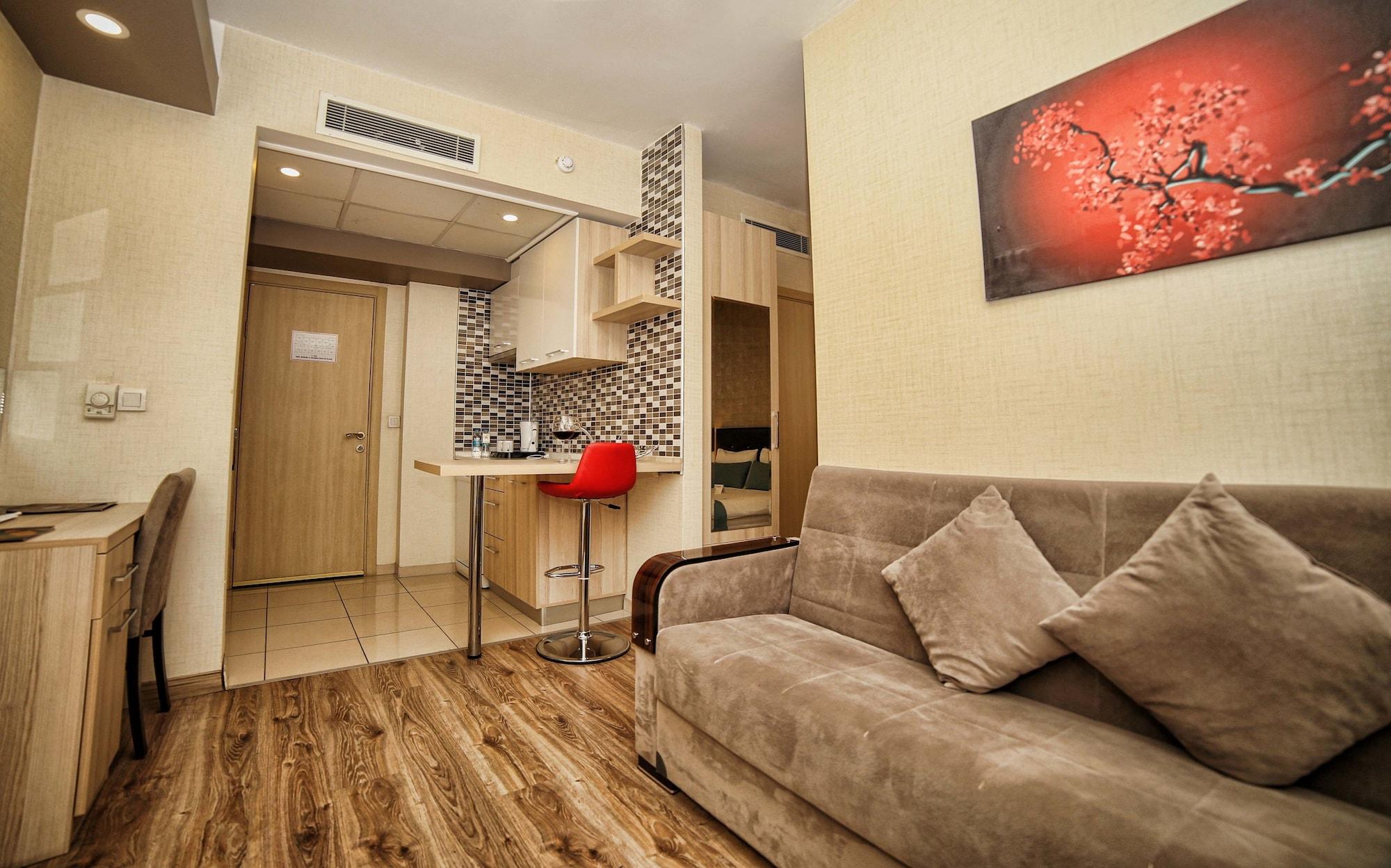 Aparthotel La Flora House 4*