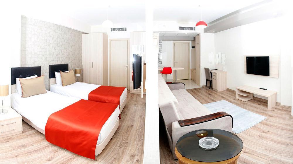 La Flora House Aparthotel 4*