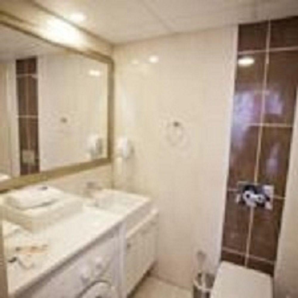 La Flora House Aparthotel 4*