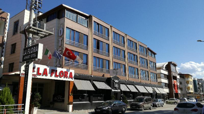 La Flora House Aparthotel 4*