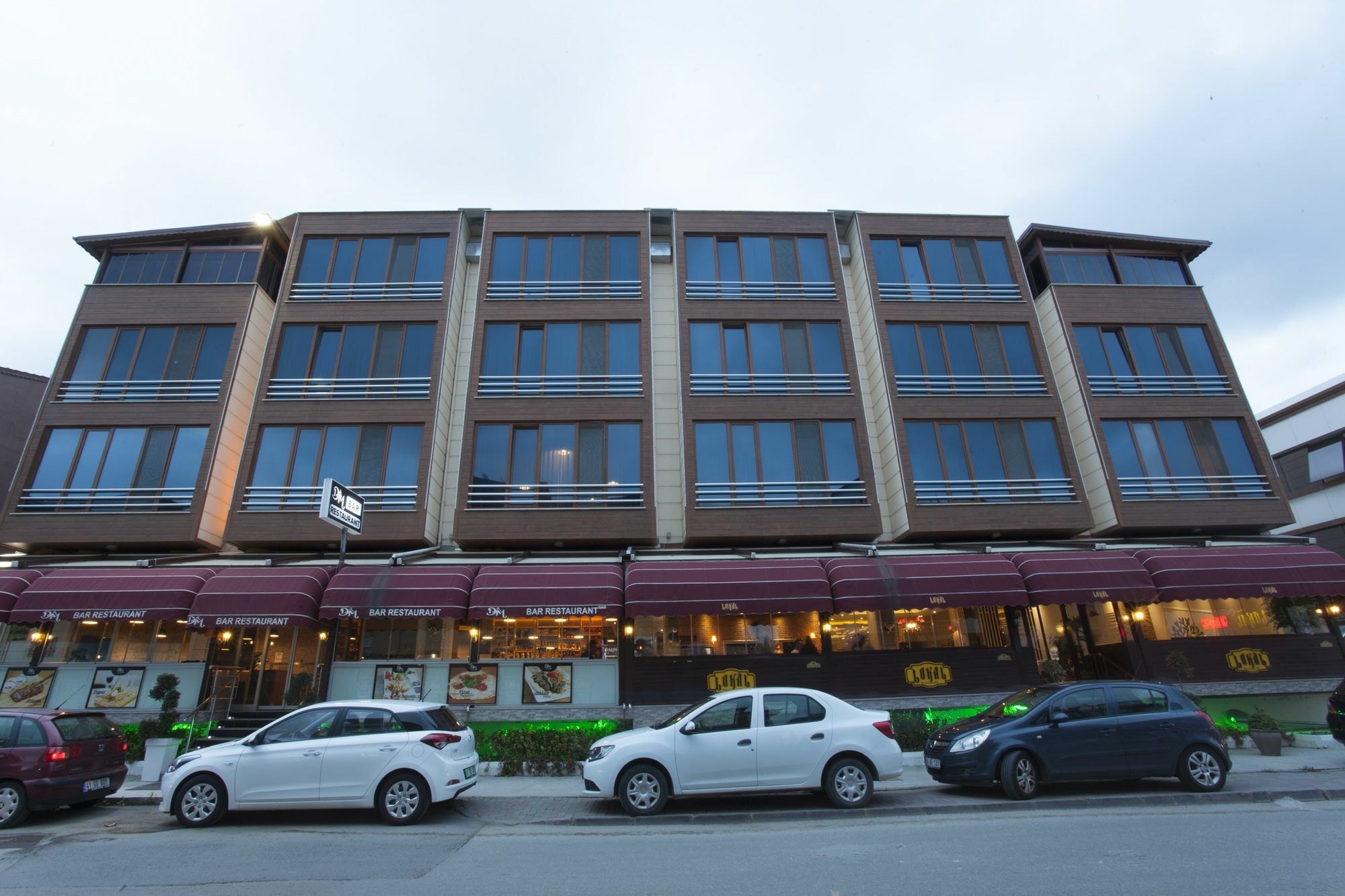 La Flora House 4*